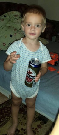 Nyugi! Nem ivott belőle :D